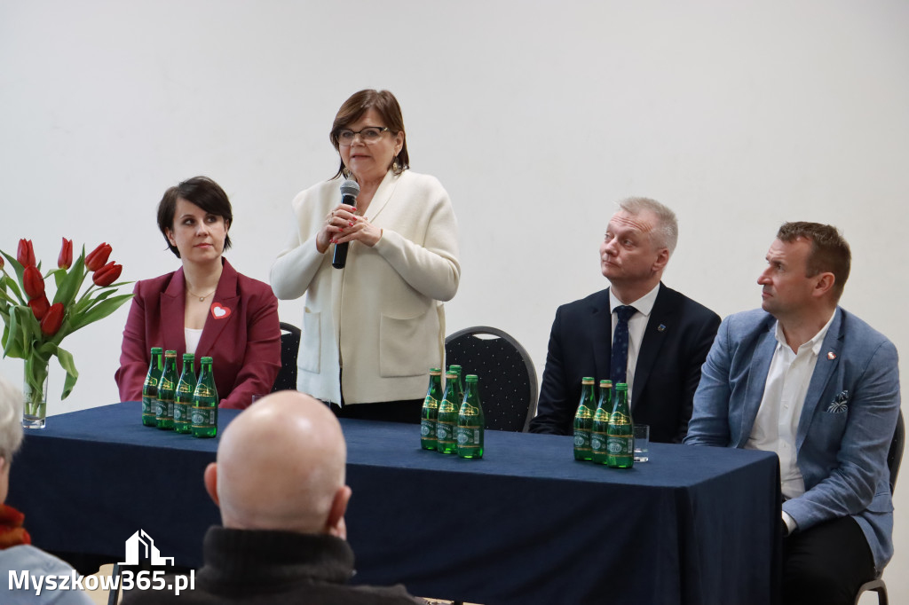 Fotorelacja Myszków:  Spotkanie kandydatów do Rady Miasta i Powiatu z Minister Izabelą Leszczyną.