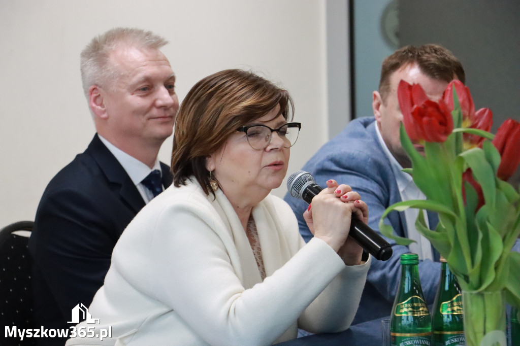 Fotorelacja Myszków:  Spotkanie kandydatów do Rady Miasta i Powiatu z Minister Izabelą Leszczyną.