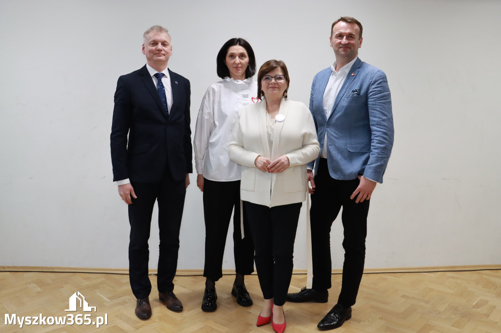 Fotorelacja Myszków:  Spotkanie kandydatów do Rady Miasta i Powiatu z Minister Izabelą Leszczyną.