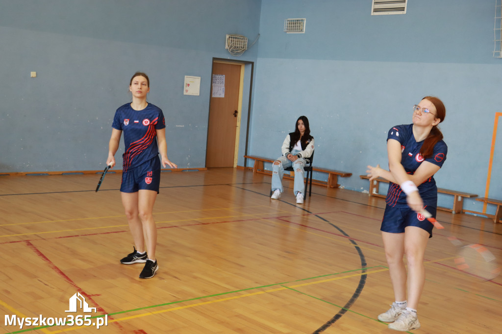 Fotorelacja: Międzypowiatowy Turniej w Badmintona w Koziegłowach