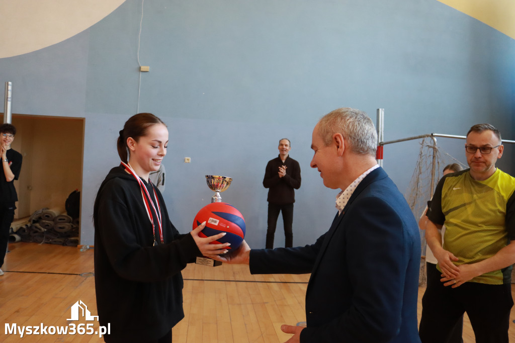 Fotorelacja: Międzypowiatowy Turniej w Badmintona w Koziegłowach
