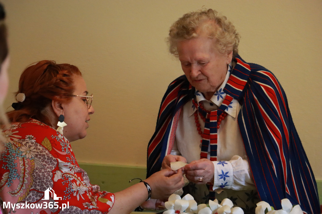 Fotorelacja:  Kurator Oświaty Aleksandra Dyla w Osikowej Dolinie