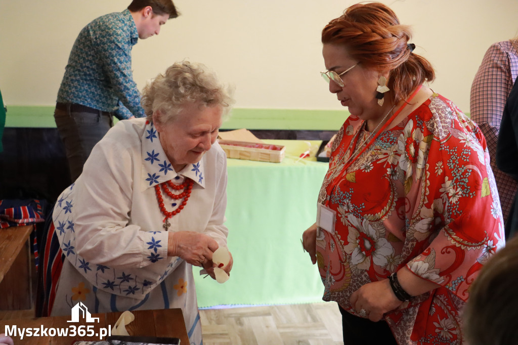 Fotorelacja:  Kurator Oświaty Aleksandra Dyla w Osikowej Dolinie