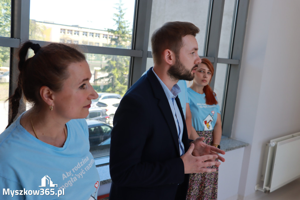 Fotorelacja: Szpital w Myszkowie otrzymał łóżka dla rodziców