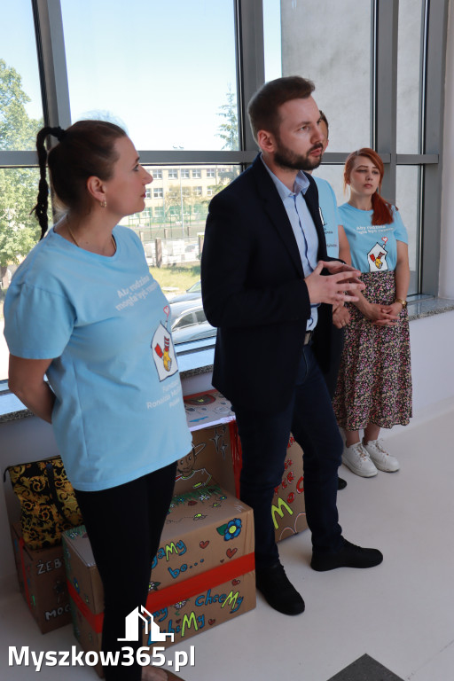 Fotorelacja: Szpital w Myszkowie otrzymał łóżka dla rodziców