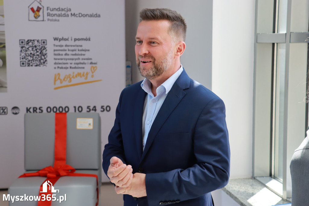 Fotorelacja: Szpital w Myszkowie otrzymał łóżka dla rodziców
