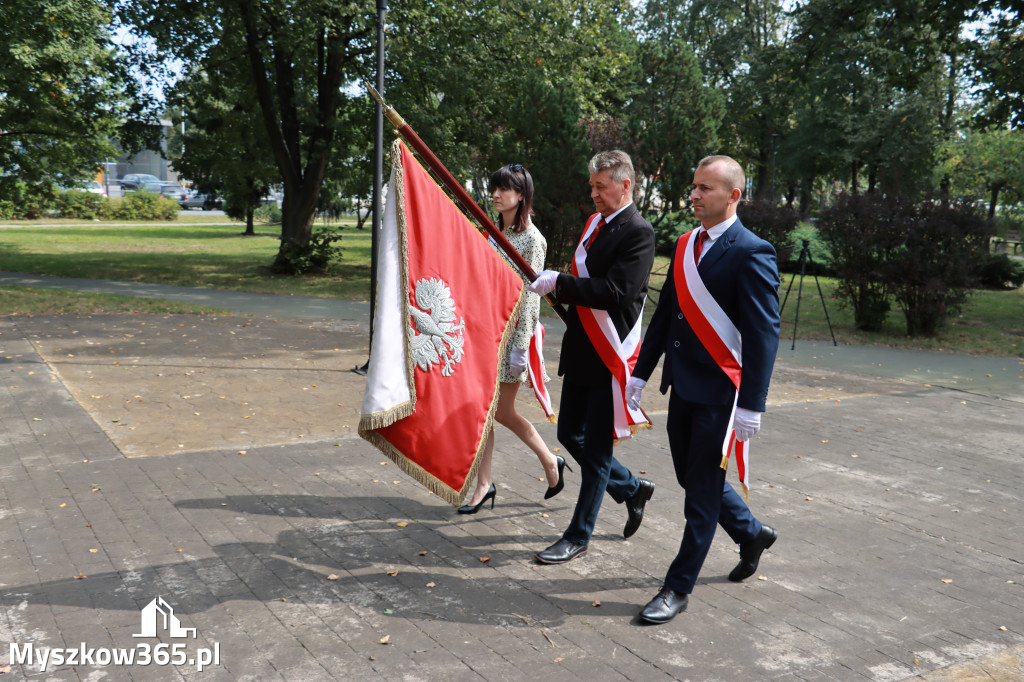 Fotorelacja: Myszków pamięta o ofiarach II wojny światowej