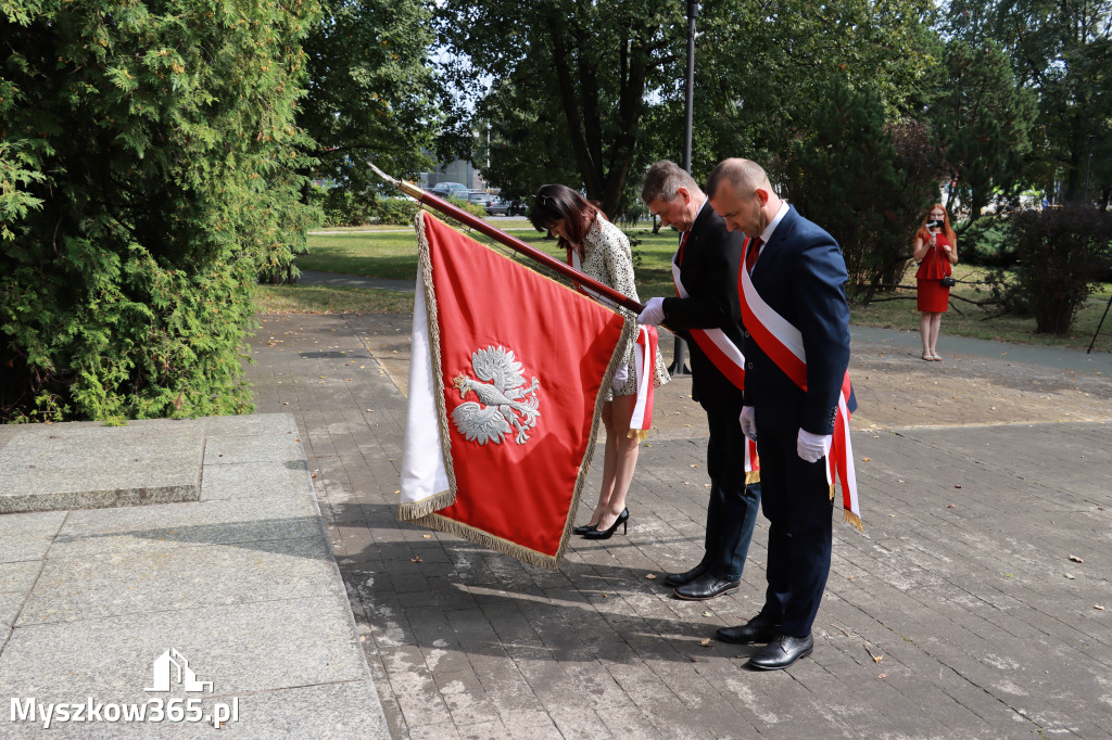 Fotorelacja: Myszków pamięta o ofiarach II wojny światowej