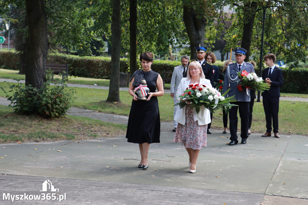 Fotorelacja: Myszków pamięta o ofiarach II wojny światowej