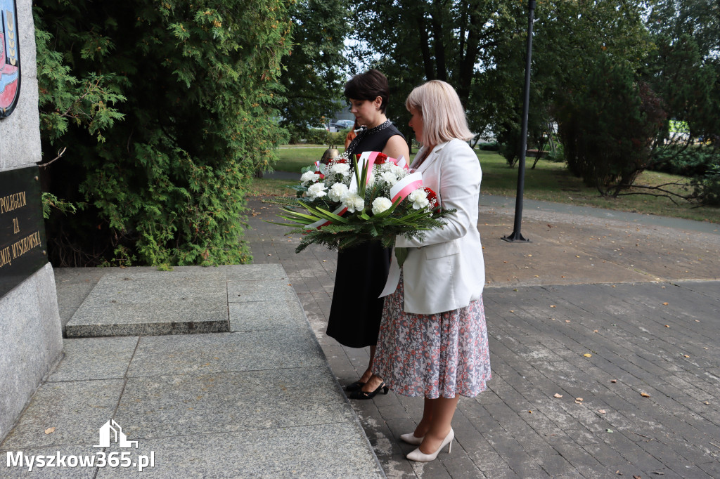 Fotorelacja: Myszków pamięta o ofiarach II wojny światowej