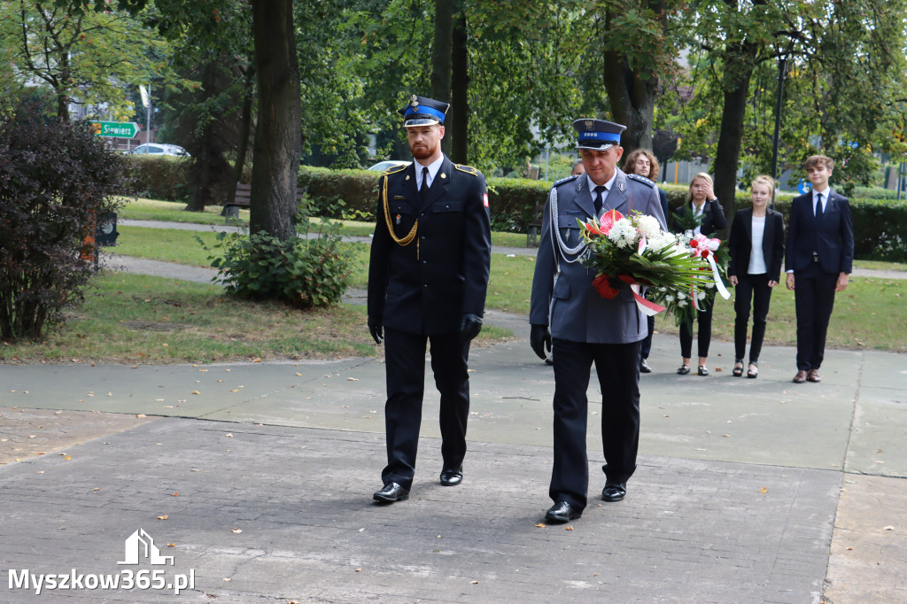 Fotorelacja: Myszków pamięta o ofiarach II wojny światowej