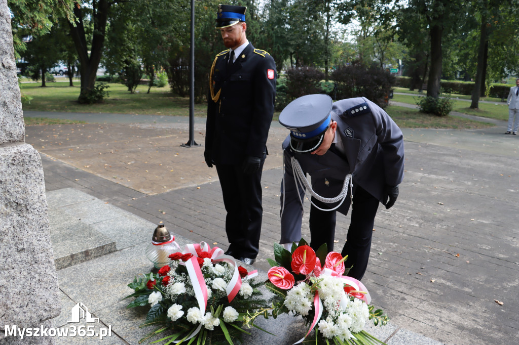 Fotorelacja: Myszków pamięta o ofiarach II wojny światowej