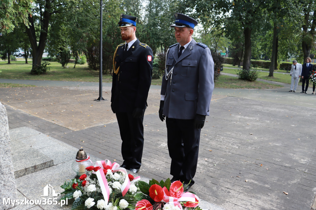 Fotorelacja: Myszków pamięta o ofiarach II wojny światowej