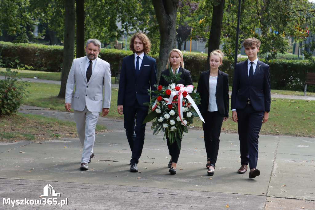 Fotorelacja: Myszków pamięta o ofiarach II wojny światowej