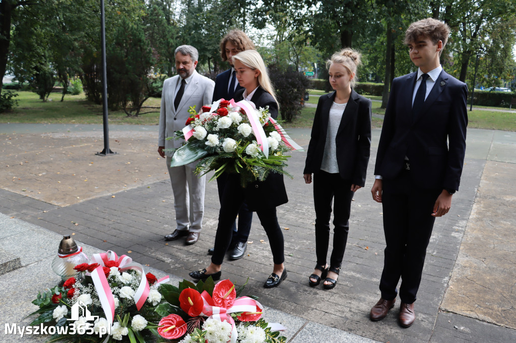 Fotorelacja: Myszków pamięta o ofiarach II wojny światowej