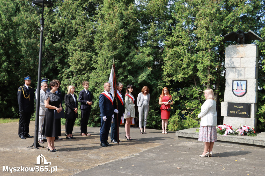 Fotorelacja: Myszków pamięta o ofiarach II wojny światowej