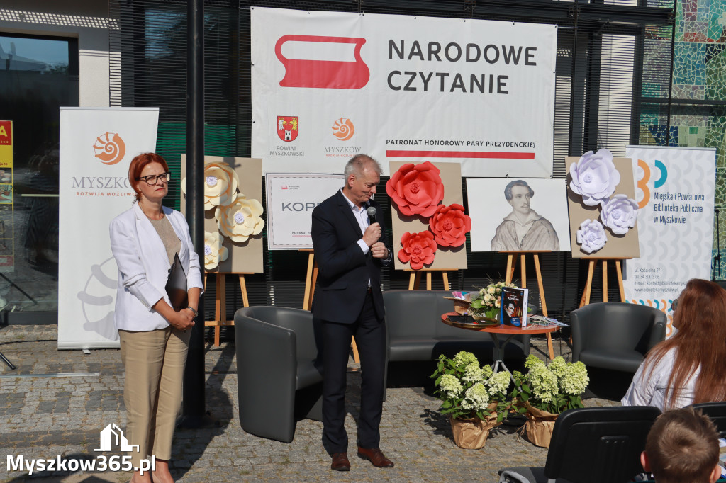 Fotorelacja: Myszków dołączył do Narodowego Czytania!