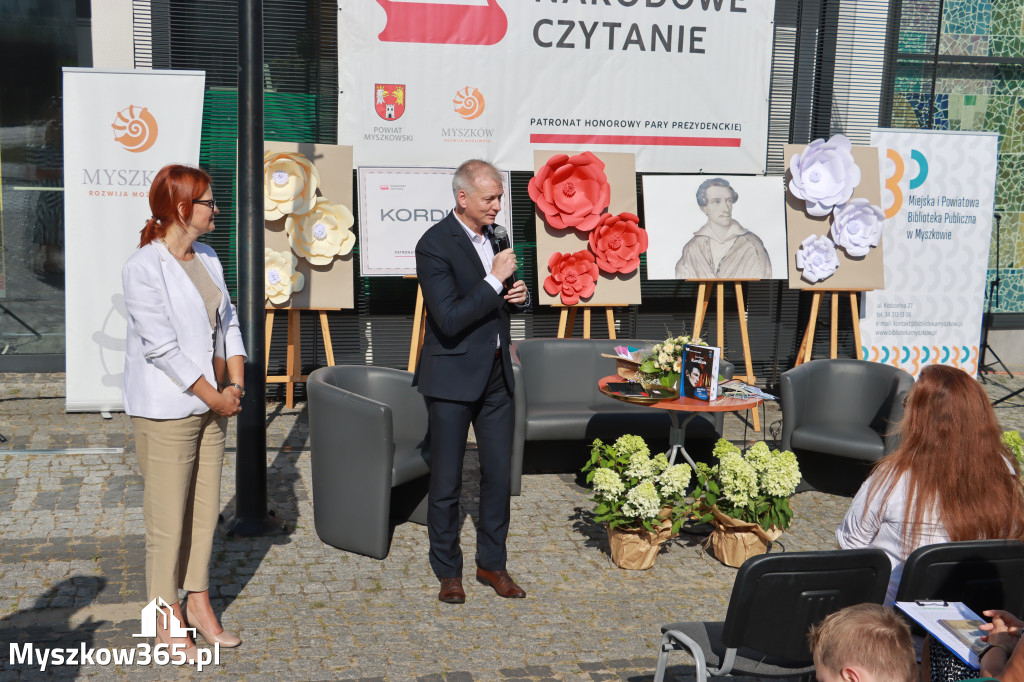 Fotorelacja: Myszków dołączył do Narodowego Czytania!