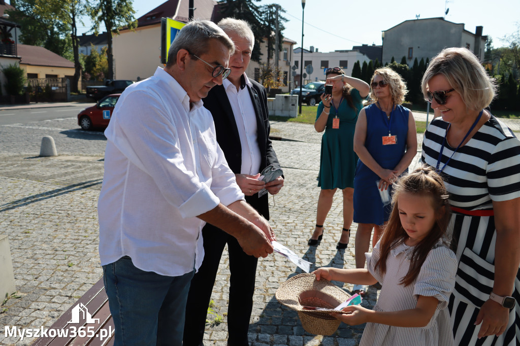 Fotorelacja: Myszków dołączył do Narodowego Czytania!