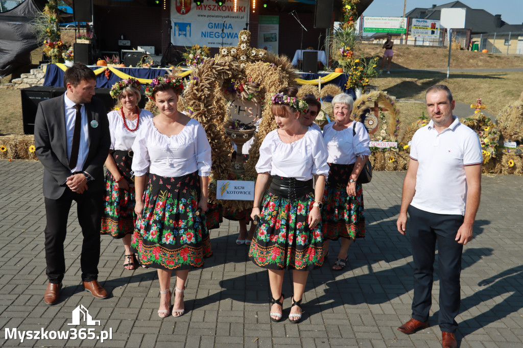 Fotorelacja Niegowa II: Dożynki Powiatowo Gminne