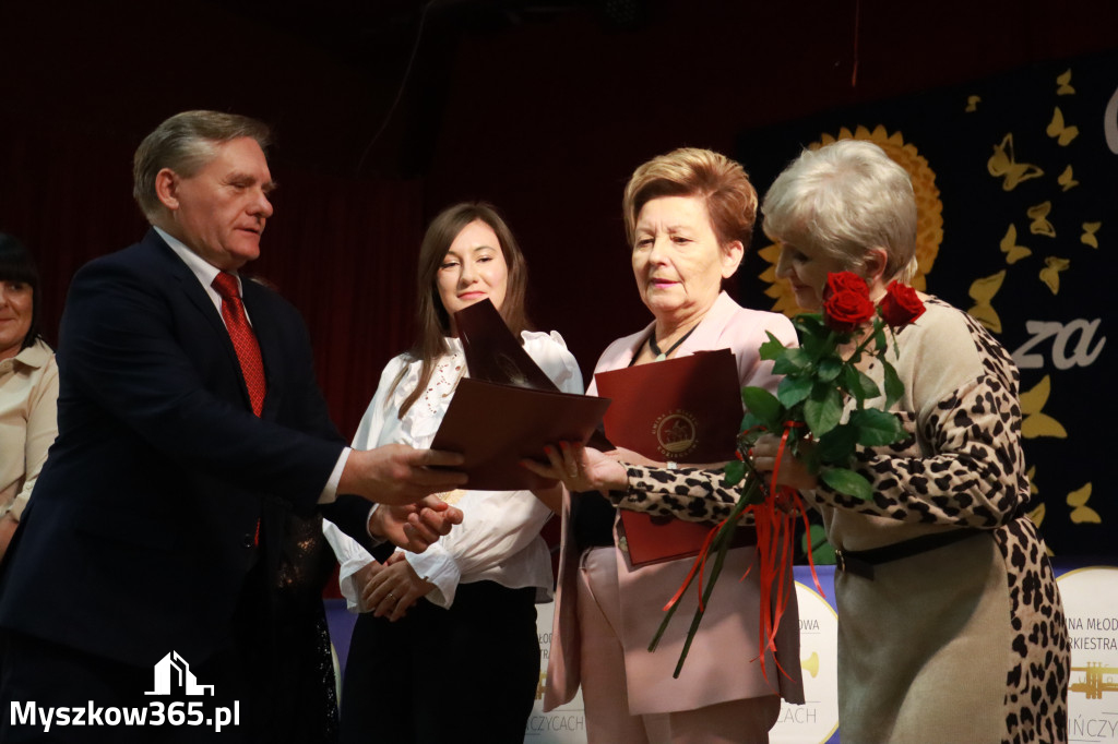 Fotorelacja: Uroczystość z okazji Dnia Edukacji Narodowej w Koziegłowach