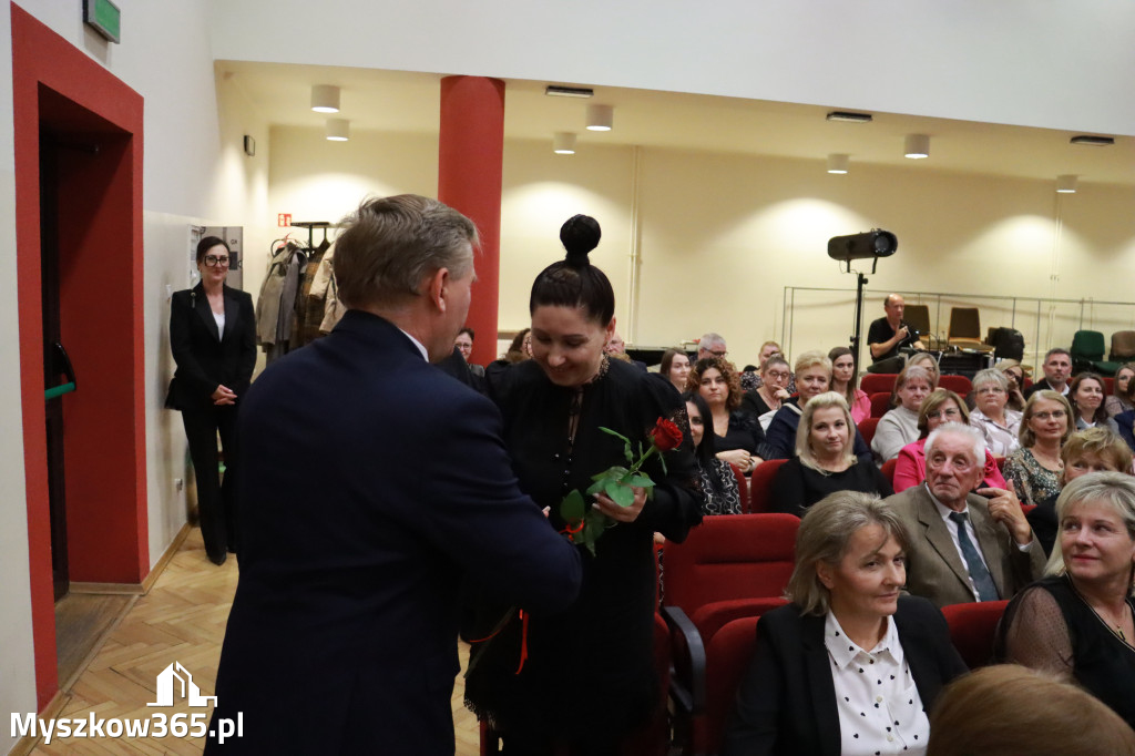 Fotorelacja: Uroczystość z okazji Dnia Edukacji Narodowej w Koziegłowach