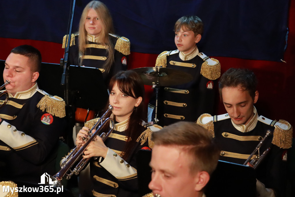 Fotorelacja: Uroczystość z okazji Dnia Edukacji Narodowej w Koziegłowach