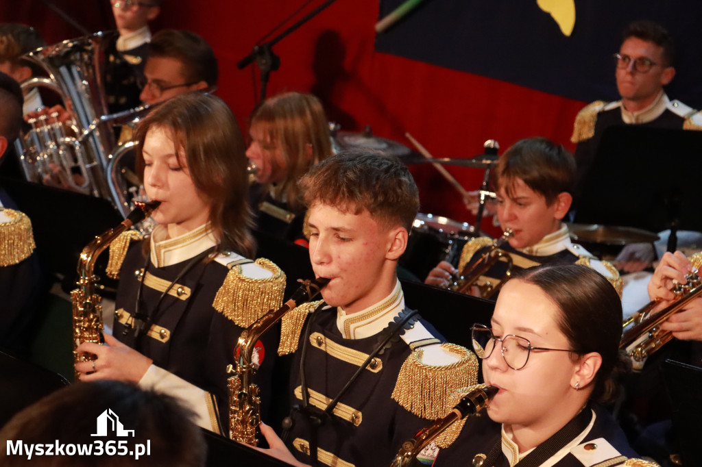 Fotorelacja: Uroczystość z okazji Dnia Edukacji Narodowej w Koziegłowach