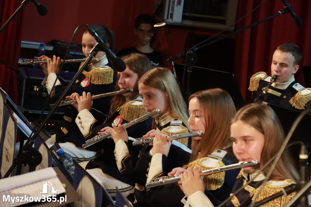 Fotorelacja: Uroczystość z okazji Dnia Edukacji Narodowej w Koziegłowach