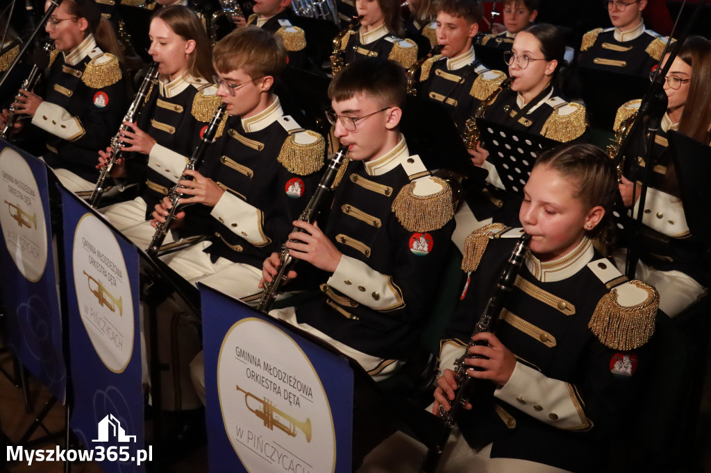 Fotorelacja: Uroczystość z okazji Dnia Edukacji Narodowej w Koziegłowach