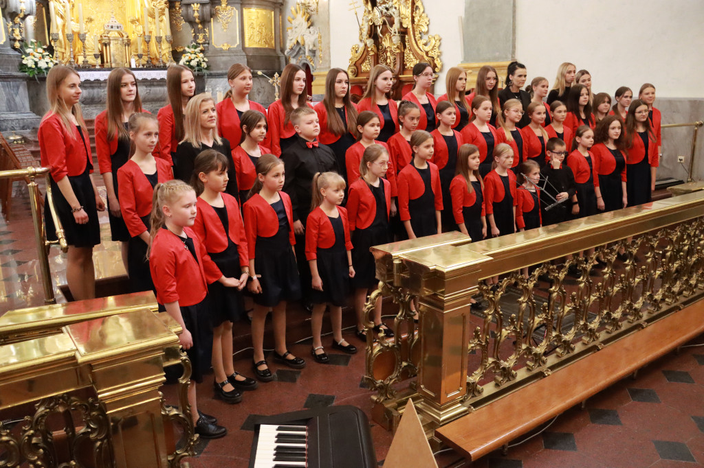 Fotorelacja z Jasnej Góry I: Festiwal Pieśni Maryjnej Częstochowa - Koziegłowy