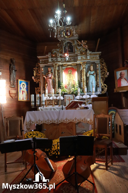 Koziegłowy: Koncert Zaduszkowy DLA NICH w Kościółku św. Wawrzyńca w Cynkowie.