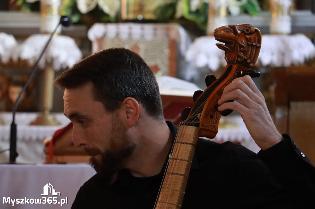 Koziegłowy: Koncert Zaduszkowy DLA NICH w Kościółku św. Wawrzyńca w Cynkowie.