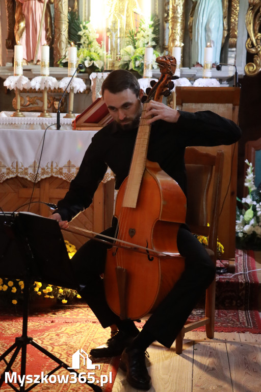 Koziegłowy: Koncert Zaduszkowy DLA NICH w Kościółku św. Wawrzyńca w Cynkowie.