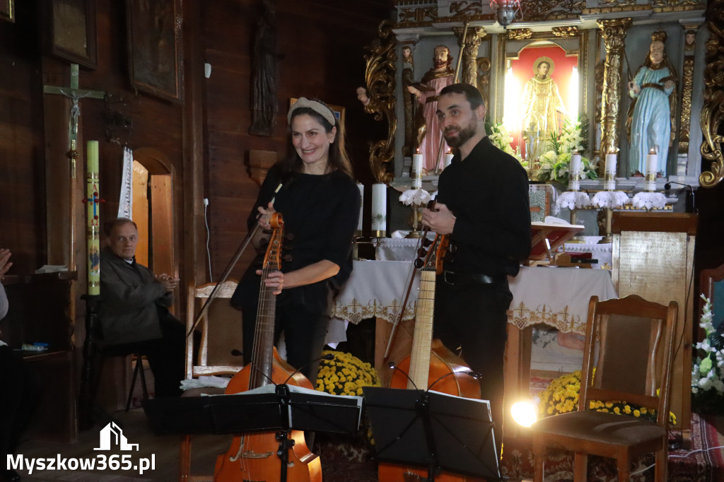 Koziegłowy: Koncert Zaduszkowy DLA NICH w Kościółku św. Wawrzyńca w Cynkowie.