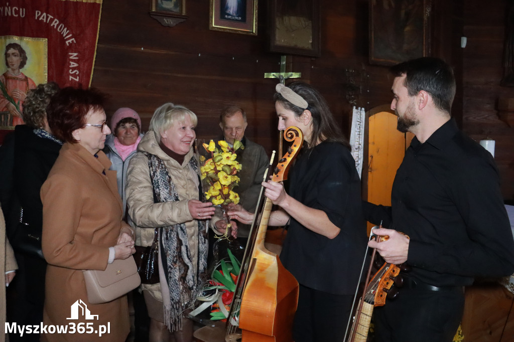 Koziegłowy: Koncert Zaduszkowy DLA NICH w Kościółku św. Wawrzyńca w Cynkowie.