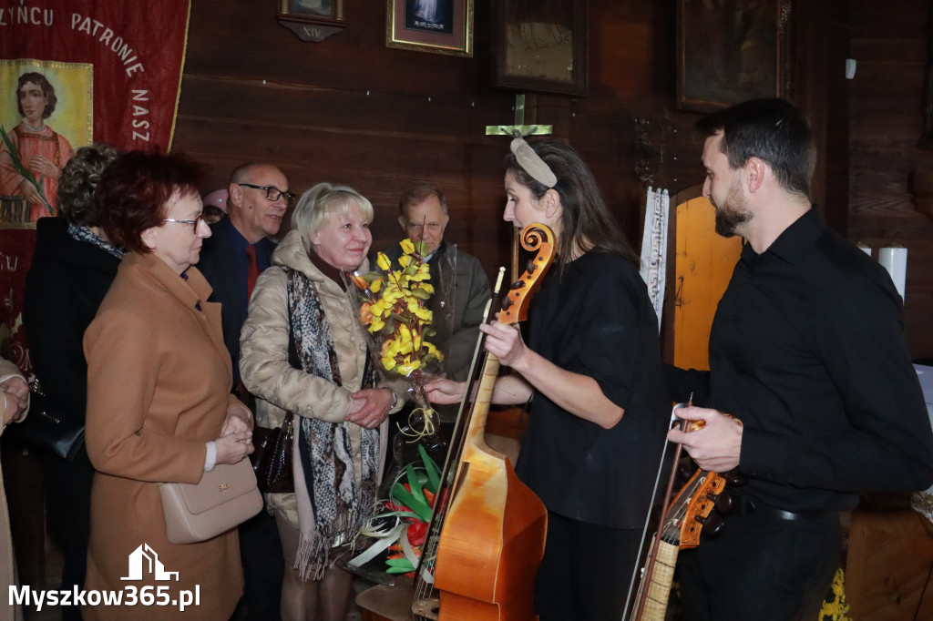 Koziegłowy: Koncert Zaduszkowy DLA NICH w Kościółku św. Wawrzyńca w Cynkowie.