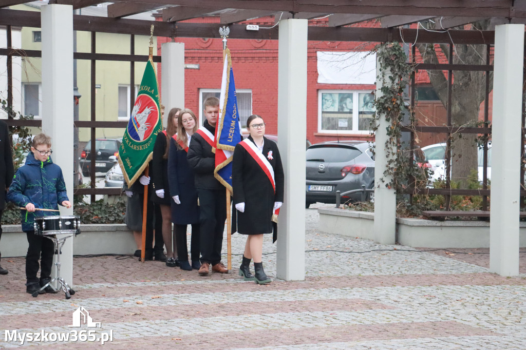 Fotorelacja: Uroczyste odśpiewanie Hymnu na Rynku w Koziegłowach