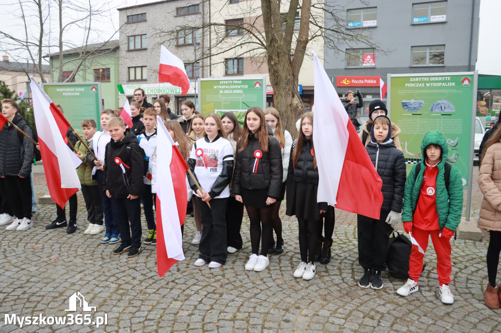 Fotorelacja: Uroczyste odśpiewanie Hymnu na Rynku w Koziegłowach