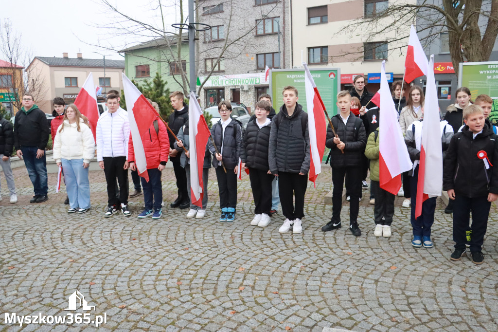 Fotorelacja: Uroczyste odśpiewanie Hymnu na Rynku w Koziegłowach