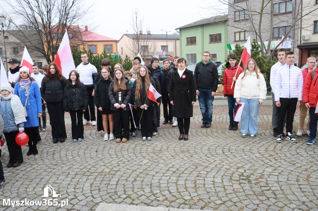 Fotorelacja: Uroczyste odśpiewanie Hymnu na Rynku w Koziegłowach