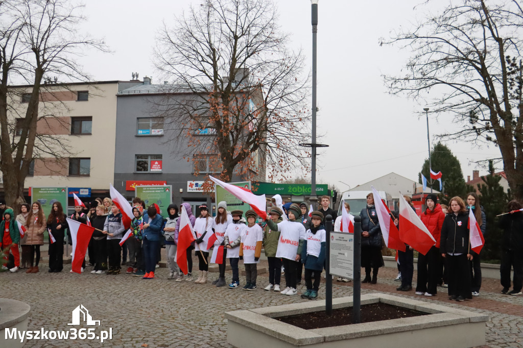 Fotorelacja: Uroczyste odśpiewanie Hymnu na Rynku w Koziegłowach