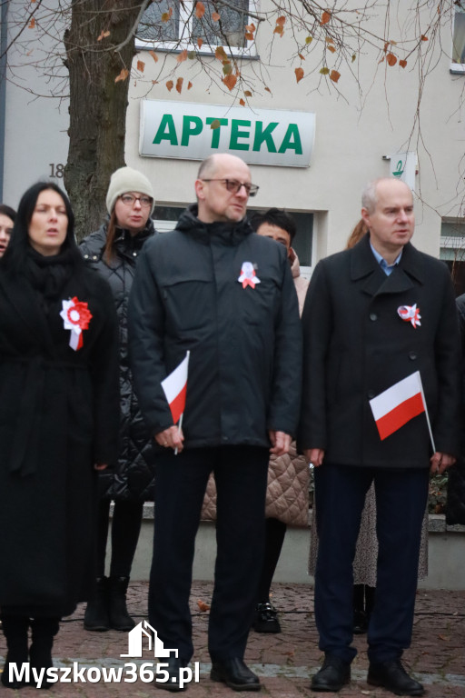 Fotorelacja: Uroczyste odśpiewanie Hymnu na Rynku w Koziegłowach