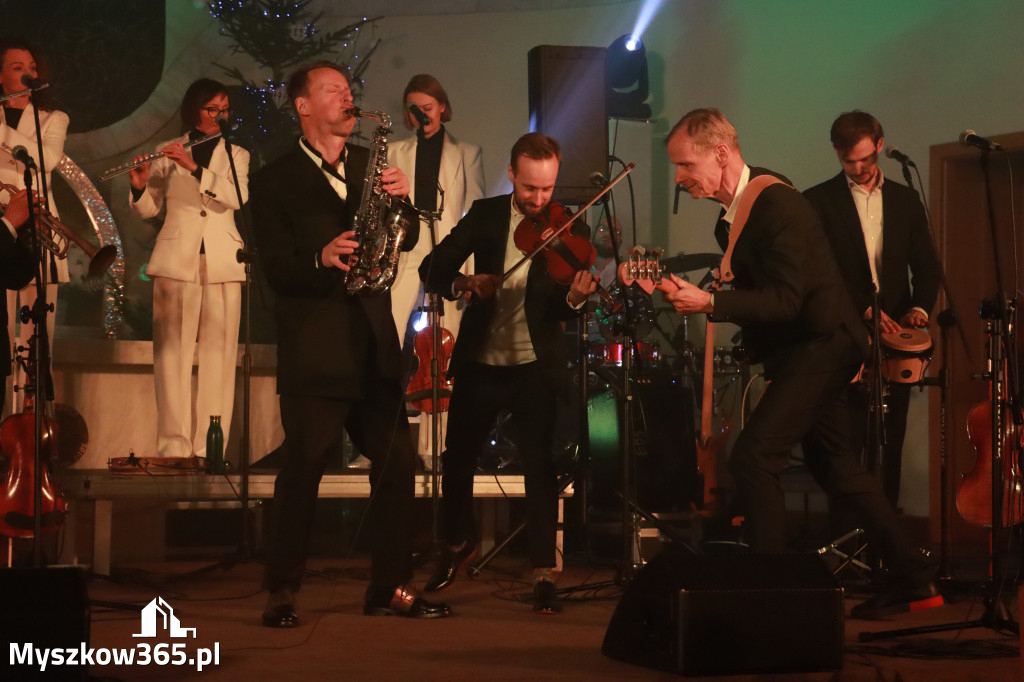 Fotorelacja: Koncert w Pińczycach - Kolędy Pospieszalskich