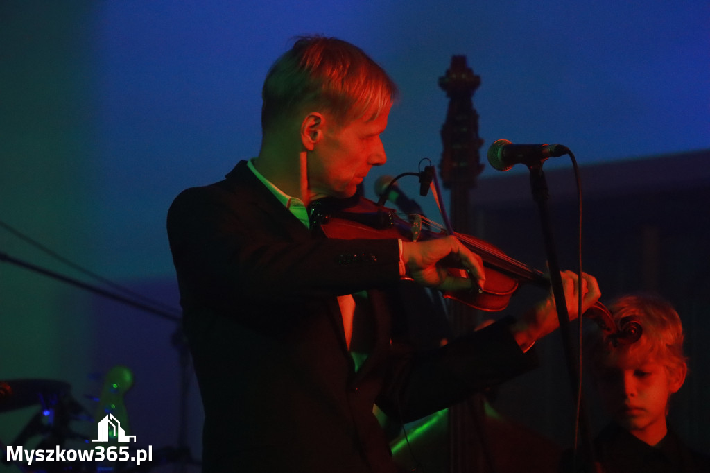 Fotorelacja: Koncert w Pińczycach - Kolędy Pospieszalskich