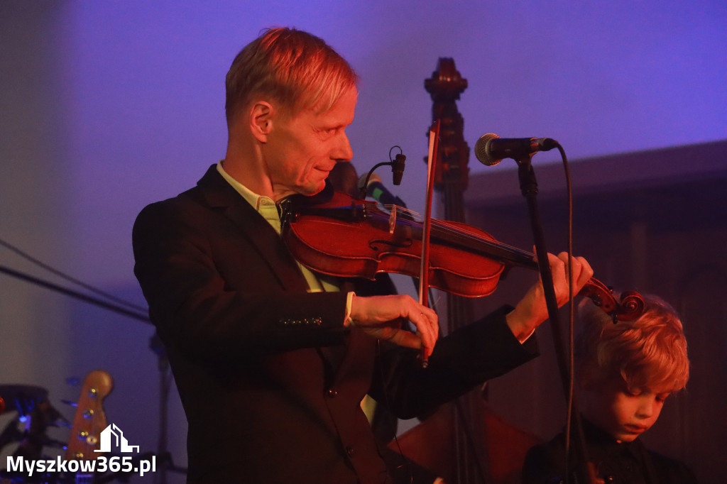 Fotorelacja: Koncert w Pińczycach - Kolędy Pospieszalskich