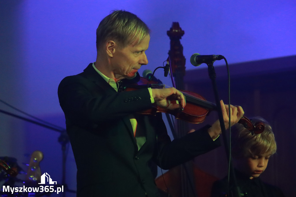 Fotorelacja: Koncert w Pińczycach - Kolędy Pospieszalskich