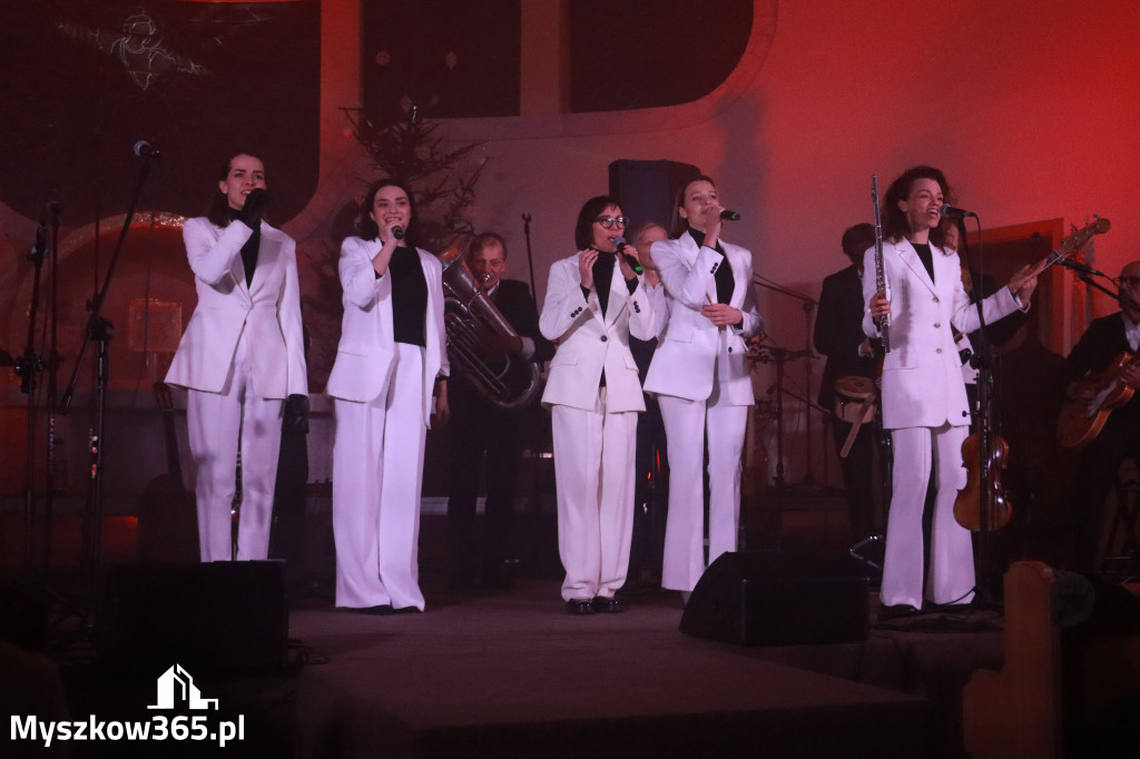 Fotorelacja: Koncert w Pińczycach - Kolędy Pospieszalskich