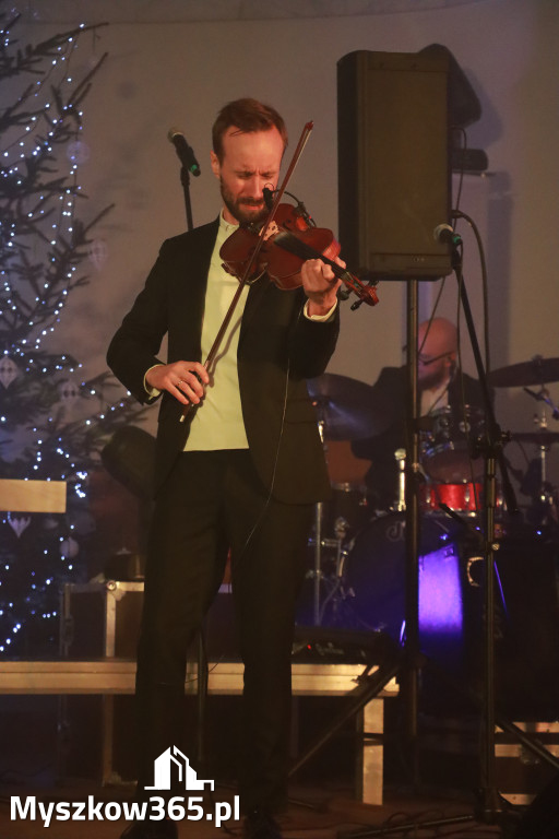 Fotorelacja: Koncert w Pińczycach - Kolędy Pospieszalskich