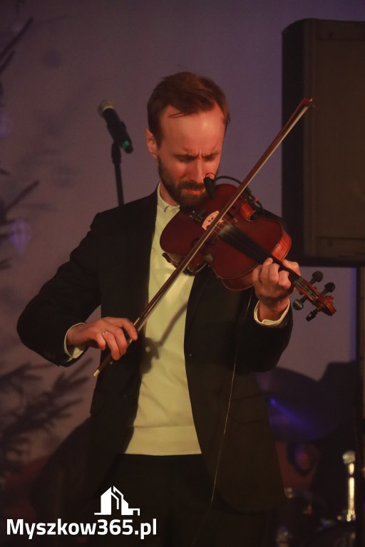 Fotorelacja: Koncert w Pińczycach - Kolędy Pospieszalskich